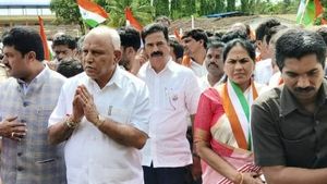 ಬಹುದಿನಗಳ ನಂತರ ಒಂದೇ ವೇದಿಕೆಯಲ್ಲಿ ಯಡಿಯೂರಪ್ಪ - ಶೋಭಾ ಕರಂದ್ಲಾಜೆ