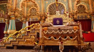 ಮೈಸೂರು ದಸಾರಾ 2022; ಮೈಸೂರು ಅರಮನೆಯಲ್ಲಿ ಸಿಂಹಾಸನದ ಜೋಡಣೆ 