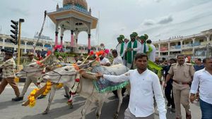 ಮೈಸೂರು ದಸರಾ; ರೈತ ದಸರಾಗೆ ಅದ್ಧೂರಿ ಚಾಲನೆ; ಕಲಾ ತಂಡಗಳ ವೈಭವ 