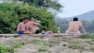 ಬಂಡೀಪುರದ ನಿರ್ಬಂಧಿತ ಪ್ರದೇಶದಲ್ಲಿ ಕುಡಿದು ಮೋಜು ಮಸ್ತಿ; ಫೋಟೋ ವೈರಲ್‌ 