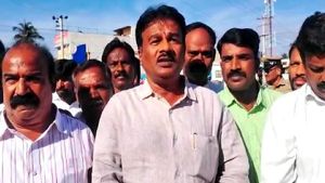 ಎಸ್‌ಸಿ, ಎಸ್‌ಟಿ ಮೀಸಲಾತಿ ಹೆಚ್ಚಳ: ಚಾಮರಾಜನಗರದಲ್ಲಿ ಸಂಭ್ರಮಾಚರಣೆ 