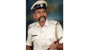 ಅತ್ಯಾಚಾರ ಆರೋಪ, ಚಳ್ಳಕೆರೆ ಸಿಪಿಐ ಉಮೇಶ್ ವಿರುದ್ಧ ಎಫ್ಐಆರ್ ದಾಖಲು ! 