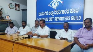 ಬಿಜೆಪಿಯ ಕಳೆದ 8 ತಿಂಗಳ ಅಭಿವೃದ್ಧಿ ಕುರಿತ ಚರ್ಚೆಗೆ ಸಿದ್ಧ: ಗಡಿಗುಡಾಳ್ ಮಂಜುನಾಥ್ ಸವಾಲ್ 