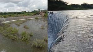 ವರುಣನ ಆರ್ಭಟಕ್ಕೆ ತುಂಬಿದ ಕೆರೆಗಳು: ಕೋಡಿಬಿದ್ದ ನೀರಿನಲ್ಲಿ ಮುಳುಗಿದ ಬೆಳೆಗಳು, ರೈತರ ಗೋಳು