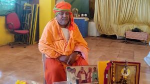 ಇಂಗ್ಲಿಷ್ ಮಾತನಾಡಿಸುವ ಚಾಲೆಂಜ್: 35 ವರ್ಷಗಳಿಂದ ಸೋಲಿಲ್ಲದ ಸರದಾರ ಈ ದೇವಪ್ಪಜ್ಜ 