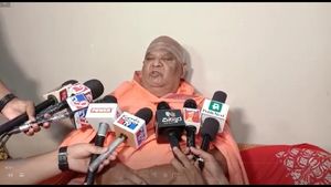 ದೇಶಕ್ಕೆ ಮತ್ತೆ ಗಂಡಾಂತರ ಕಾದಿದೆ; ಧಾರವಾಡದಲ್ಲಿ ಕೋಡಿ ಶ್ರೀ ಭಯಾನಕ ಭವಿಷ್ಯ 