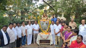 ದಾವಣಗೆರೆ: ಪುನೀತ್ ಆನಂದಗೂಡಿನಲ್ಲಿ ಅಪ್ಪು ಸ್ಮರಣೆ, ಅನ್ನಸಂತರ್ಪಣೆ 