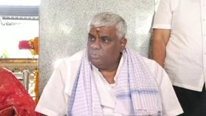 ಹಾಸನ; 2023ರಲ್ಲಿ ಜೆಡಿಎಸ್ ಅಧಿಕಾರಕ್ಕೆ ಬರಲಿ ಎಂದು ಎಚ್‌.ಡಿ.ರೇವಣ್ಣ ಪ್ರಾರ್ಥನೆ 