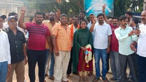 ವರ್ಚಸ್ಸು ಉಳಿಸಿಕೊಂಡ ಮಹೇಶ್... 7 ಅನರ್ಹರಲ್ಲಿ 6 ಮಂದಿ ಜಯಭೇರಿ 