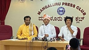 ನಮ್ಮನ್ನು ಸಾಯಿಸುವ ಷಡ್ಯಂತ್ರ ಮಾಡಬೇಡಿ: ಚೇತನ್ ವಿರುದ್ಧ ಗುಡುಗಿದ ದೈವಾರಾಧಕರು 