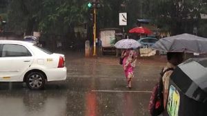 ವರುಣನ ಆರ್ಭಟಕ್ಕೆ ಧಾರವಾಡ ಜಿಲ್ಲೆ ತತ್ತರ: 2 ದಿನ ಯಲ್ಲೋ ಅಲರ್ಟ್‌