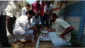 ಗಿಳಿ ಶಾಸ್ತ್ರ ಕೇಳಿದ ಸಿ.ಟಿ. ರವಿ: ತಿಥಿ ಊಟಕ್ಕೆ ಹೋಗದಂತೆ ಸಲಹೆ