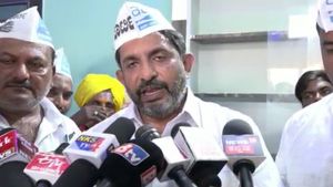 ಗದಗ: ರೋಣ ಕ್ಷೇತ್ರದಲ್ಲಿ ಚುನಾವಣಾ ರಣಕಹಳೆ ಮೊಳಗಿಸಿದ ಆಪ್ 