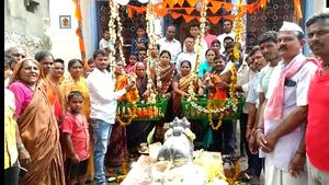 ಗುಳೇದಗುಡ್ಡದಲ್ಲಿ ಅವಳಿ ಕರುಗಳಿಗೆ ರಾಮ-ಲಕ್ಷ್ಮಣ ಎಂದು ನಾಮಕರಣ 