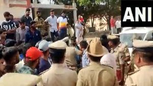 ತುಮಕೂರು; ಪೊಲೀಸ್‌ ಉದ್ಯೋಗಾಂಕ್ಷಿಗೆ ಡಿವೈಎಸ್‌ಪಿ ಕಪಾಳಮೋಕ್ಷ