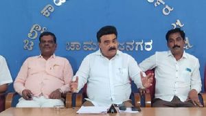 ಚಾಮರಾಜನಗರ ಶಾಸಕ ಪುಟ್ಟರಂಗಶೆಟ್ಟಿ ವಿರುದ್ಧ ಅಕ್ರಮ ಆಸ್ತಿ ಗಳಿಕೆ ಆರೋಪ ಮಾಡಿದ ಬಿಜೆಪಿ ಮುಖಂಡ 