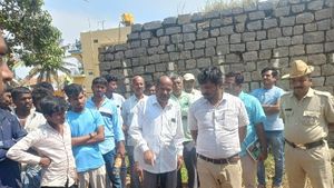 ದಲಿತ ಮಹಿಳೆ ನೀರು ಕುಡಿದಿದ್ದಕ್ಕೆ ಟ್ಯಾಂಕ್ ಸ್ವಚ್ಛ: ಎಲ್ಲಾ‌ ತೊಂಬೆಗಳಲ್ಲಿ ನೀರು‌ ಕುಡಿದ ದಲಿತರು