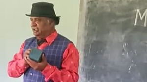 ದಂಬದಹಳ್ಳಿಯಲ್ಲಿ ಜಾದು ಕಾರ್ಯಕ್ರಮ: ಮೌಢ್ಯದ ಕುರಿತು ವಿದ್ಯಾರ್ಥಿಗಳಿಗೆ ಜಾಗೃತಿ 