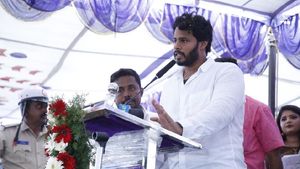 ಪಂಚರತ್ನ ಯಾತ್ರೆಯಲ್ಲಿ ಜೆಡಿಎಸ್ ಮೊದಲ ಹಂತದ ಪಟ್ಟಿ ಬಿಡುಗಡೆ: ಚಿತ್ರದುರ್ಗದಲ್ಲಿ ನಿಖಿಲ್ ಸ್ಪಷ್ಟನೆ 