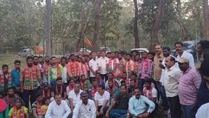 ಮಹಲ್ಗೋಡು ಗ್ರಾಮದಲ್ಲಿ ಬಿಜೆಪಿ ಸೇರಿದ 300ಕ್ಕೂ ಹೆಚ್ಚು ಕಾಂಗ್ರೆಸ್ ಕಾರ್ಯಕರ್ತರು 