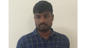 ಹೊಳಲ್ಕೆರೆ; ಲೋಕಾಯುಕ್ತ ಬಲೆಗೆ ಬಿದ್ದ ಪಿಡಿಓ, ಎಸ್‌ಡಿಎ ಸಿಬ್ಬಂದಿ 