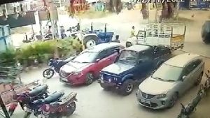 ಚಿತ್ರದುರ್ಗದಲ್ಲಿ ಸಿಎಂ ಬೆಂಗಾವಲು ವಾಹನ-ಬೈಕ್‌ ಡಿಕ್ಕಿ: ಇಬ್ಬರ ಸ್ಥಿತಿ ಗಂಭೀರ