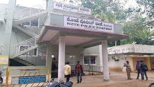 ಕರೆಂಟ್ ಬಿಲ್ ಕಟ್ಟಿ ಎಂದು ಬಂದ ಮೆಸೇಜ್, ಆ ನಂಬರ್‌ಗೆ ಕರೆ ಮಾಡಿದಕ್ಕೆ 5 ಲಕ್ಷ ರೂ ಮಂಗಮಾಯ 