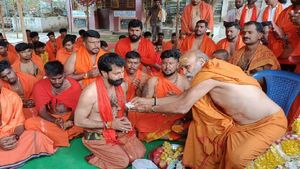 Datta Jayanti : ಮಾಲಾಧಾರಣೆ ಮಾಡುವ ಮೂಲಕ‌ ದತ್ತಜಯಂತಿಗೆ ಚಾಲನೆ