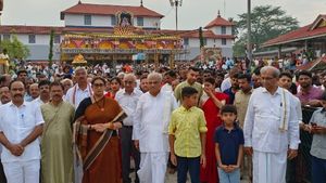 ವೀರೇಂದ್ರ ಹೆಗ್ಗಡೆ ಧರ್ಮದ ಸಾಕಾರ ಮೂರ್ತಿ: ಸ್ಮೃತಿ ಇರಾನಿ 