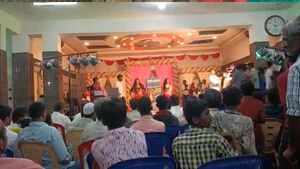 ನಗರಸಭಾ ಸದಸ್ಯನ ಹುಟ್ಟುಹಬ್ಬದಲ್ಲಿ ನಂಗಾನಾಚ್: ಕಾನೂನು ಕ್ರಮಕ್ಕೆ ಜೆಡಿಎಸ್‌ ಆಗ್ರಹ