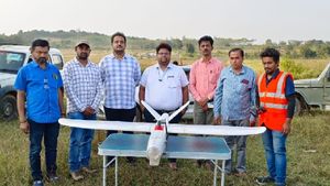 ಧಾರವಾಡ: ಡ್ರೋನ್ ಬಳಸಿ ಜನವಸತಿ, ಜಮೀನು ಮತ್ತು ನಗರೀಕೃತ ಆಸ್ತಿಗಳ ಸಮೀಕ್ಷೆ 