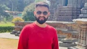 ಅಜ್ಜ, ಅಜ್ಜಿ ಸಮಾಧಿ ಮಧ್ಯೆ ಚಂದ್ರು ಅಂತ್ಯಕ್ರಿಯೆ: ಶೋಕಸಾಗರದಲ್ಲಿ ರೇಣುಕಾಚಾರ್ಯ ಕುಟುಂಬ