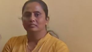  ದಾವಣಗೆರೆಯಲ್ಲಿ 79 ವರ್ಷದ ವೃದ್ಧನಿಗೆ ಹನಿಟ್ರ್ಯಾಪ್‌, 15 ಲಕ್ಷ ರೂ. ಬೇಡಿಕೆ, ಕಿಲಾಡಿ ಲೇಡಿ ಅಂದರ್‌ 