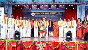 ಕತಾರ್‌ನಲ್ಲಿ ಅದ್ಧೂರಿ ಕನ್ನಡ ರಾಜ್ಯೋತ್ಸವ: ನಾಗಾಭರಣಗೆ 'ಕತಾರ್ ಕನ್ನಡ ಸಮ್ಮಾನ್' ಪ್ರಶಸ್ತಿ 
