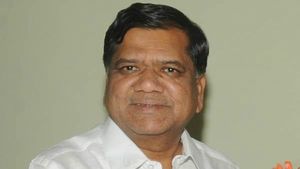 ರಾಜ್ಯ ಕಾಂಗ್ರೆಸ್‌ನಲ್ಲಿ ಮೂರು ಪವರ್ ಸೆಂಟರ್‌ಗಳಿವೆ; ಹುಬ್ಬಳ್ಳಿಯಲ್ಲಿ ಶೆಟ್ಟರ್ ವ್ಯಂಗ್ಯ 