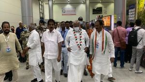 Breaking;  ಹೈದರಾಬಾದ್‌ಗೆಬಂದ ಖರ್ಗೆ, ಭಾರತ್ ಜೋಡೋದಲ್ಲಿ ಭಾಗಿ