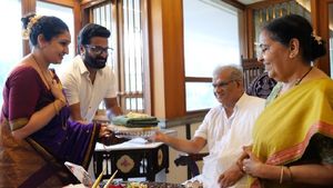ಧರ್ಮಸ್ಥಳಕ್ಕೆ ಭೇಟಿ ನೀಡಿದ ರಿಷಬ್‌ ಶೆಟ್ಟಿ ದಂಪತಿ: ಧರ್ಮಾಧಿಕಾರಿಗಳ ಜೊತೆ ಮಾತುಕತೆ