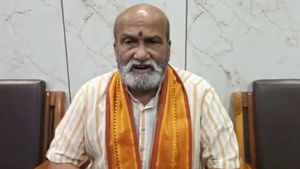  ಹುಬ್ಬಳ್ಳಿ ಈದ್ಗಾ ಮೈದಾನದಲ್ಲಿ ಟಿಪ್ಪು ಜಯಂತಿ ಆಚರಣೆಗೆ ಅನುಮತಿ; ಪಾಲಿಕೆ ವಿರುದ್ಧ ಮುತಾಲಿಕ್ ಆಕ್ರೋಶ