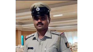 ಚಿಕ್ಕಮಗಳೂರು; ಚಿನ್ನದ ವರ್ತಕನನ್ನು ಬೆದರಿಸಿ ಪೊಲೀಸರಿಂದ ದರೋಡೆ!