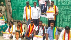 ಶನಿವಾರ 10 ಗಂಟೆಯೊಳಗೆ ಬಿಗ್ ಬಾಸ್‌ನಿಂದ ಪ್ರಶಾಂತ್ ಸಂಬರಗಿ ಹೊರ ಹಾಕಲು ಗಡುವು 