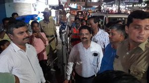 ಶಿವಮೊಗ್ಗ: ಸಂಚಾರ ದಟ್ಟಣೆ ನಿಯಂತ್ರಣಕ್ಕೆ ಜಿಲ್ಲಾಧಿಕಾರಿಗಳಿಂದ ದಿಢೀರ್‌ ಕಾರ್ಯಾಚರಣೆ