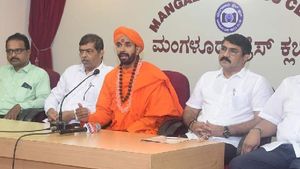 ಬಿಲ್ಲವ, ಈಡಿಗ ಸಮುದಾಯದ ಶಕ್ತಿ ತೋರಿಸುತ್ತೇವೆ: ಪ್ರಣವಾನಂದ ಸ್ವಾಮೀಜಿ