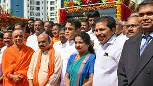  ಮಂಗಳೂರಿನ ಎ.ಜೆ. ಆಸ್ಪತ್ರೆಯಲ್ಲಿ ಕಟೀಲ್‌ ಆರೋಗ್ಯ ವಿಚಾರಿಸಿದ ಸಿಎಂ ಬಸವರಾಜ ಬೊಮ್ಮಾಯಿ