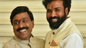 ಜನಾರ್ದನರೆಡ್ಡಿ ಮೊಮ್ಮಗಳ ನಾಮಕರಣಕ್ಕೆ ಸಚಿವ ಶ್ರೀರಾಮುಲು ಗೈರು, ಕುಚುಕುಗಳ ನಡುವೆ ಮನಸ್ತಾಪ? 