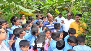 ಚಿಕ್ಕಮಗಳೂರು: ಶಾಲಾ ಮಕ್ಕಳಿಗೆ ಕೃಷಿ ಬಗ್ಗೆ ತಿಳುವಳಿಕೆ ಮೂಡಿಸಿದ ಇಂಜಿನಿಯರ್‌