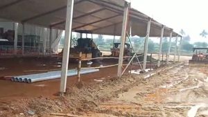 ಚಾಮರಾಜನಗರದಲ್ಲಿ ಭಾರಿ ಮಳೆ: ಕೆಸರುಮಯವಾದ ಸಿಎಂ ಕಾರ್ಯಕ್ರಮದ ಸ್ಥಳ