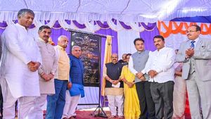  ಸುವರ್ಣ ವಿಧಾನಸೌಧದ ಎದುರು ಸಂಗೊಳ್ಳಿ ರಾಯಣ್ಣ,  ಚೆನ್ನಮ್ಮ ಪ್ರತಿಮೆಗೆ ಮುಂದಿನ ವಾರ ಅಡಿಗಲ್ಲು: ಸಿಎಂ 
