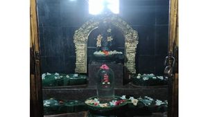 ಲಿಂಗದಹಳ್ಳಿ: ಮಾನಸ ಸರೋವರದಿಂದ 1 ಕೋಟಿ ರೂ. ಮೌಲ್ಯದ ಸ್ಪಟಿಕಲಿಂಗ ಖರೀದಿ 