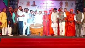 ಕಿತ್ತೂರು ಪಟ್ಟಣ ಅಭಿವೃದ್ಧಿಗೆ ನೂರು ಕೋಟಿ ರೂಪಾಯಿ ಬಿಡುಗಡೆ:  ಬಸವರಾಜ ಬೊಮ್ಮಾಯಿ ಭರವಸೆ