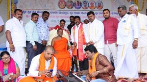 ನಮಗೆ ರಾವಣ ರಾಜ್ಯ ಬೇಡ, ರಾಮ ರಾಜ್ಯ ಬೇಕಿದೆ: ದ್ಯಾಪಸಂದ್ರದಲ್ಲಿ ವಿಶ್ವಪ್ರಸನ್ನ ತೀರ್ಥ ಸ್ವಾಮೀಜಿ ಸಂದೇಶ 